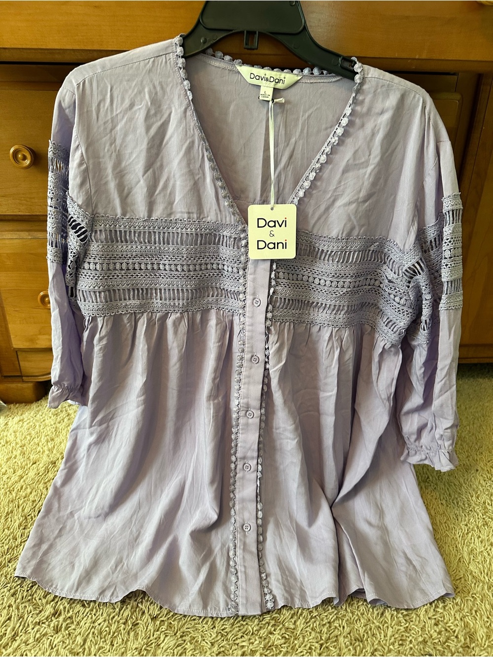 NWT DAVI & DANI V NECK BLOUSE
